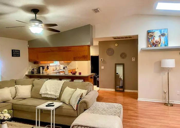 Town & Country-4br/3ba, 1.5 Acres, 20 Min Fsu/famu